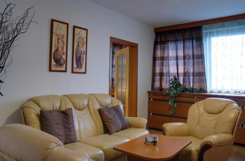 Hotel Druzba Michalovce Esterno foto