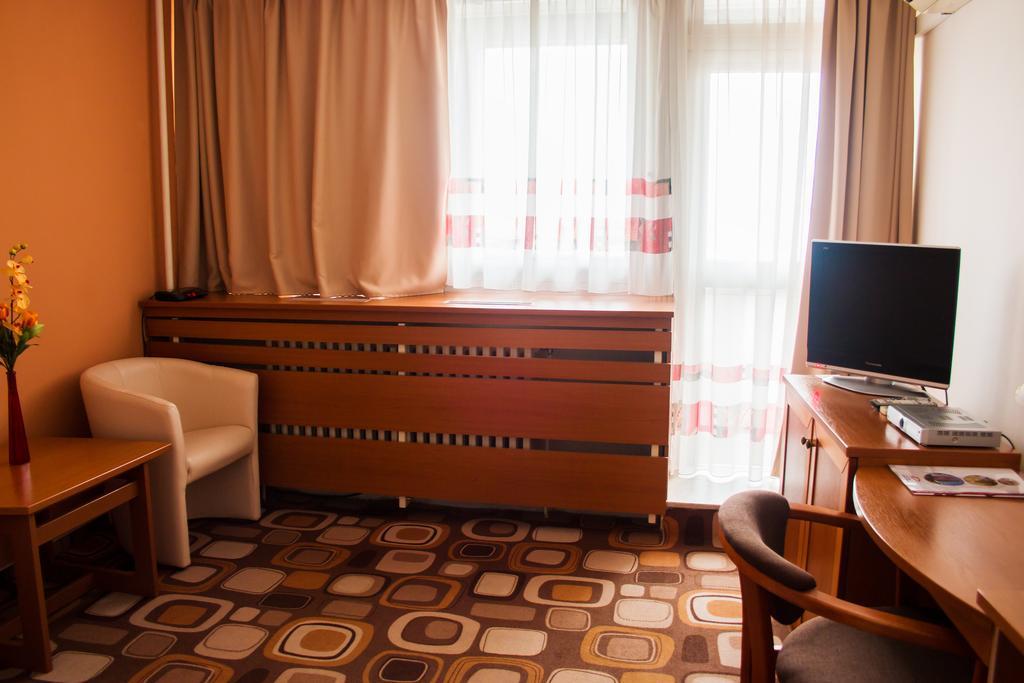 Hotel Druzba Michalovce Esterno foto